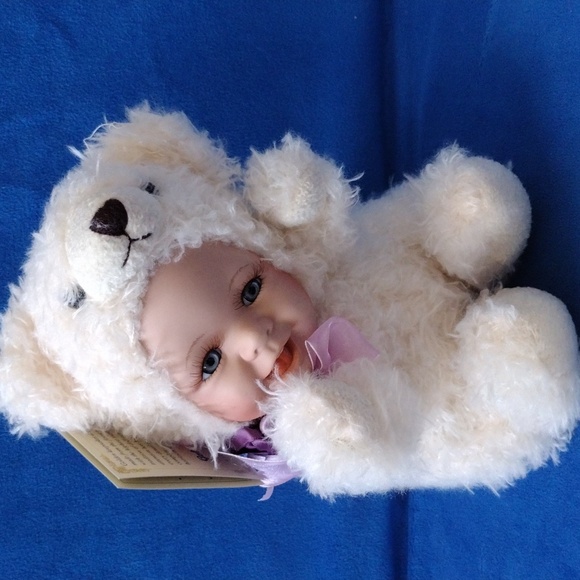 Golden Keepsake Heirloom Doll - Picture 1 of 5